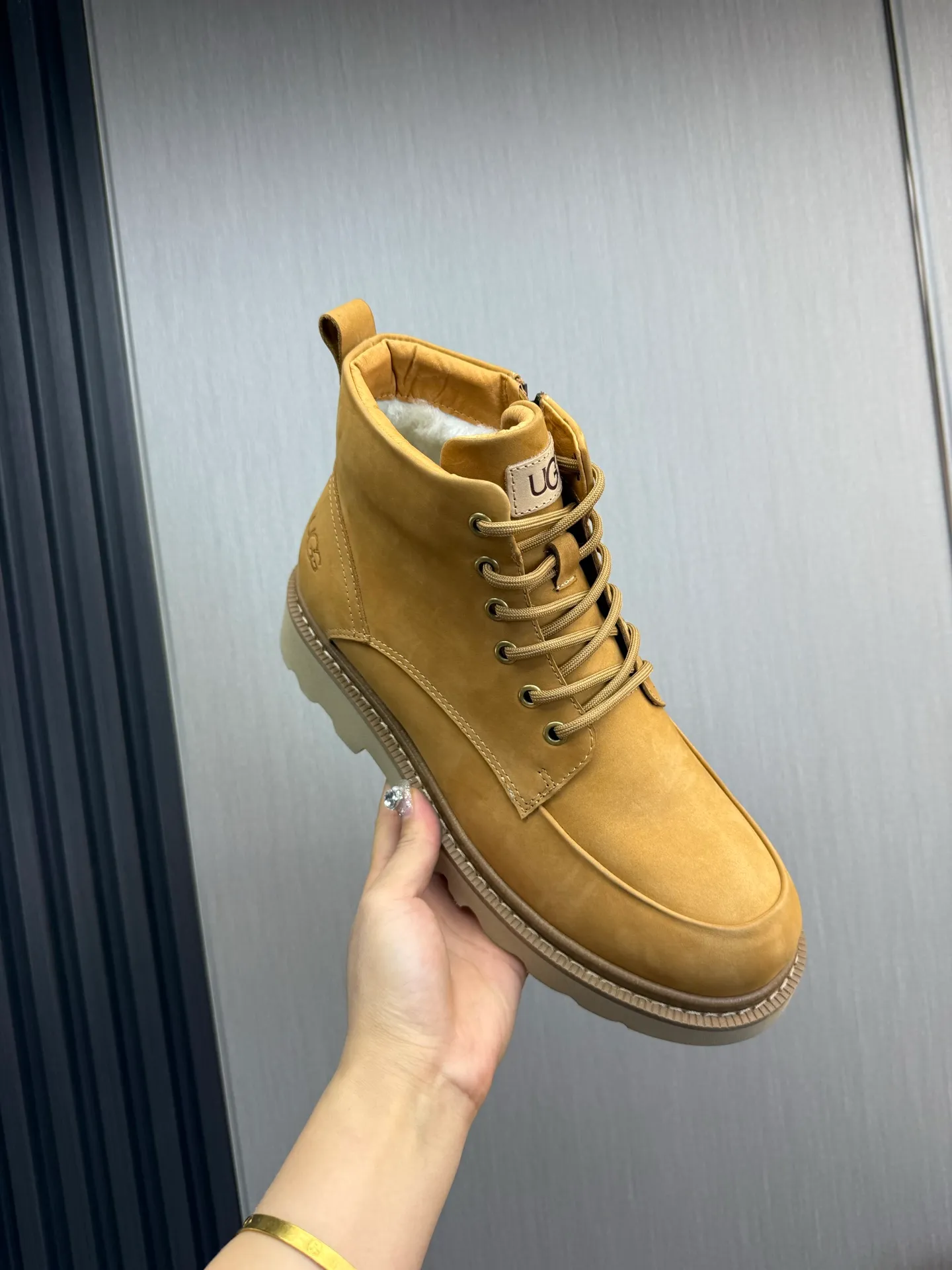 Factory price 640💰 [UGG] Men's hot winter warm boots🐑Simple and fashionable design, cowhide➕comfortable and warm wool lining. Soft and comfortable to wear, good warmth retention, and excellent foot feel. Regular size 38-45